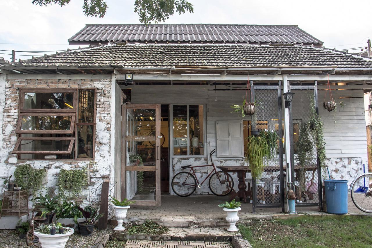 Koonchalearn Backpackers (Adults Only) Hostel Chiang Rai Exterior photo